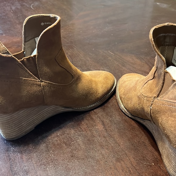 Tan Waterproof Blondo Irving Wedge Boots ~ 7 1/2 M - Picture 4 of 6